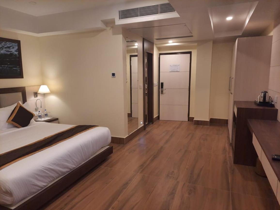 Hotel Rimi International Агартала Экстерьер фото