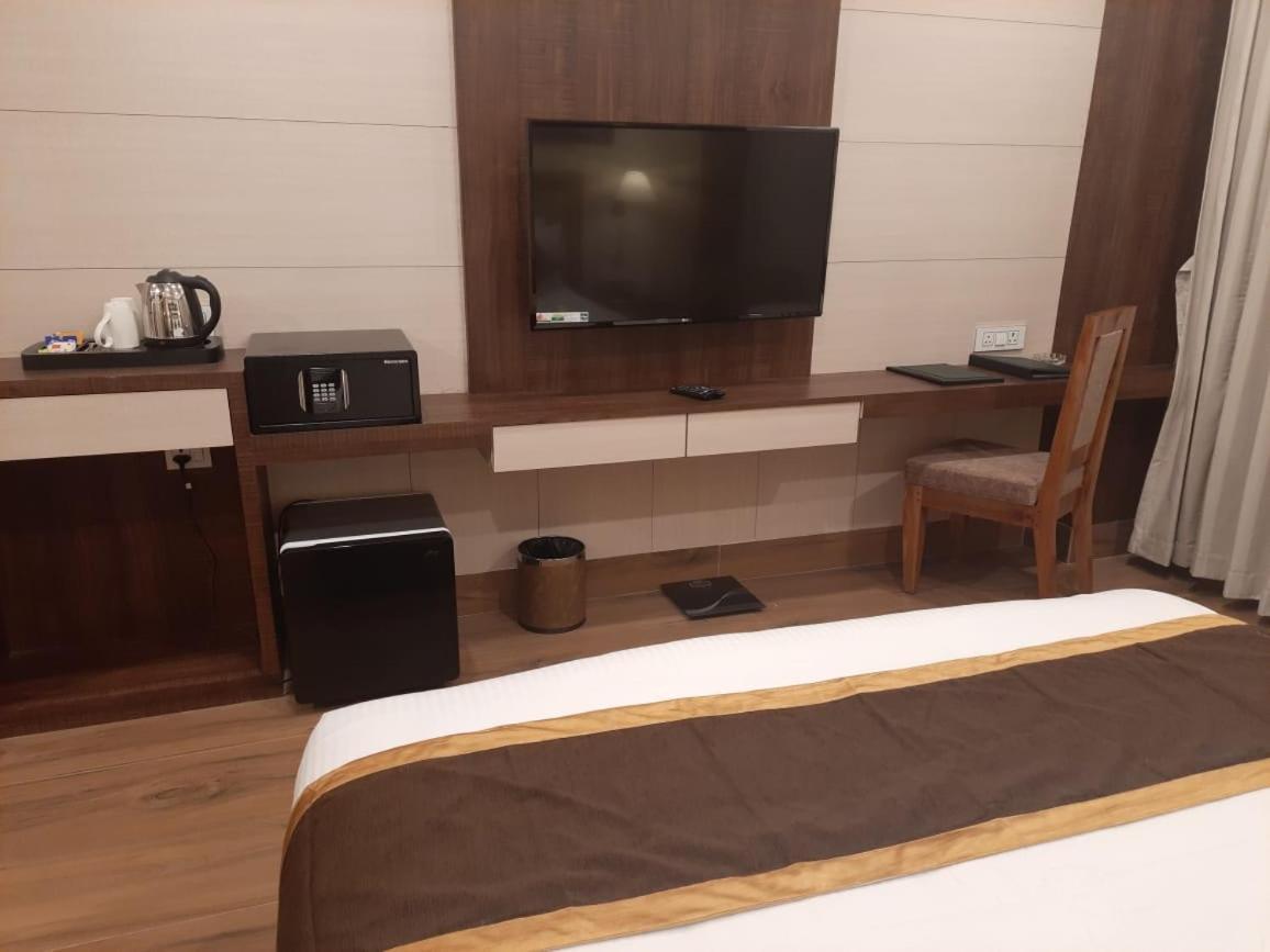 Hotel Rimi International Агартала Экстерьер фото