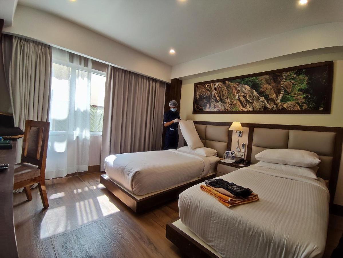 Hotel Rimi International Агартала Экстерьер фото