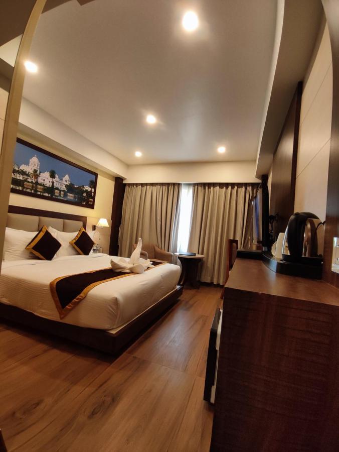 Hotel Rimi International Агартала Экстерьер фото