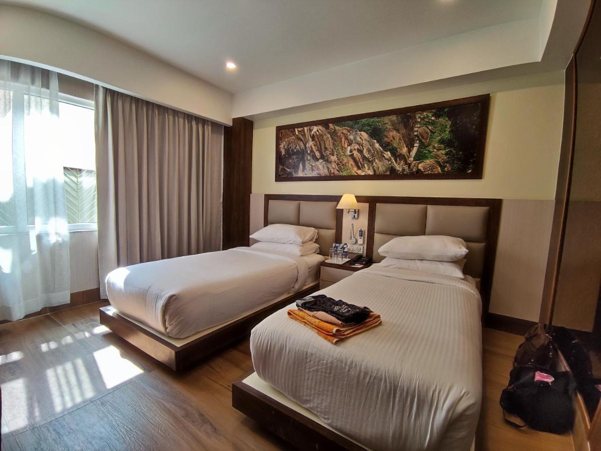 Hotel Rimi International Агартала Экстерьер фото