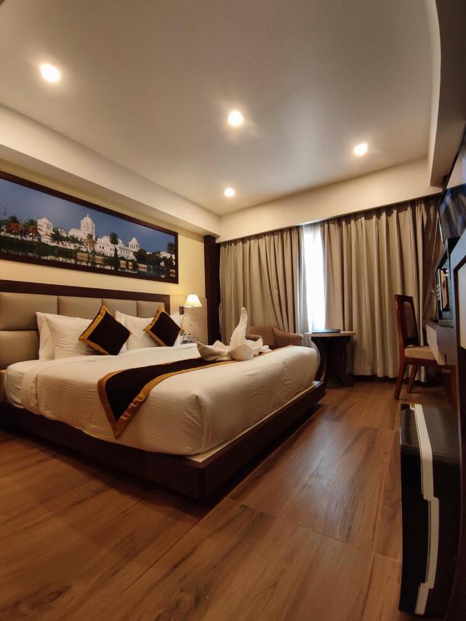 Hotel Rimi International Агартала Экстерьер фото