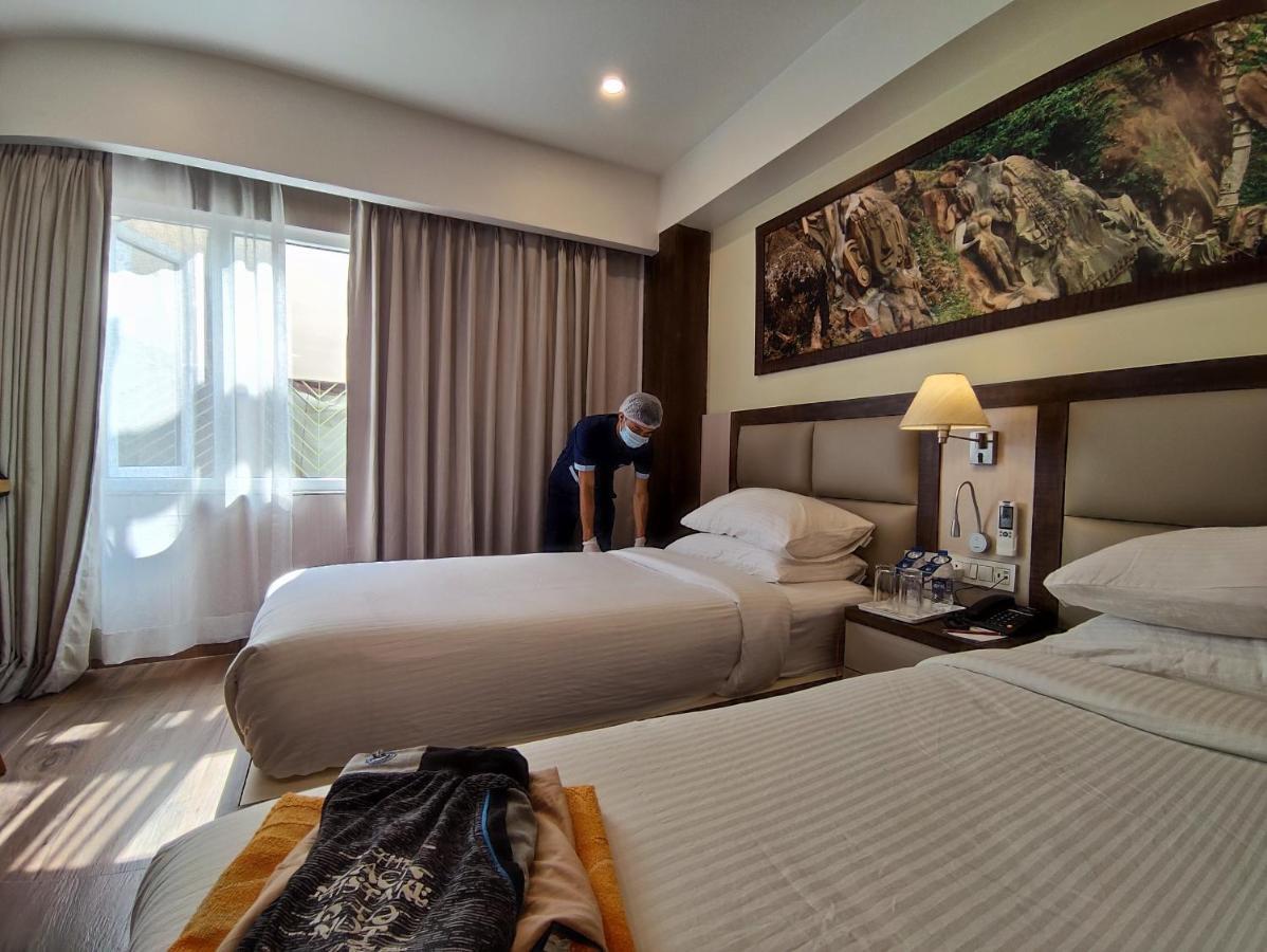 Hotel Rimi International Агартала Экстерьер фото