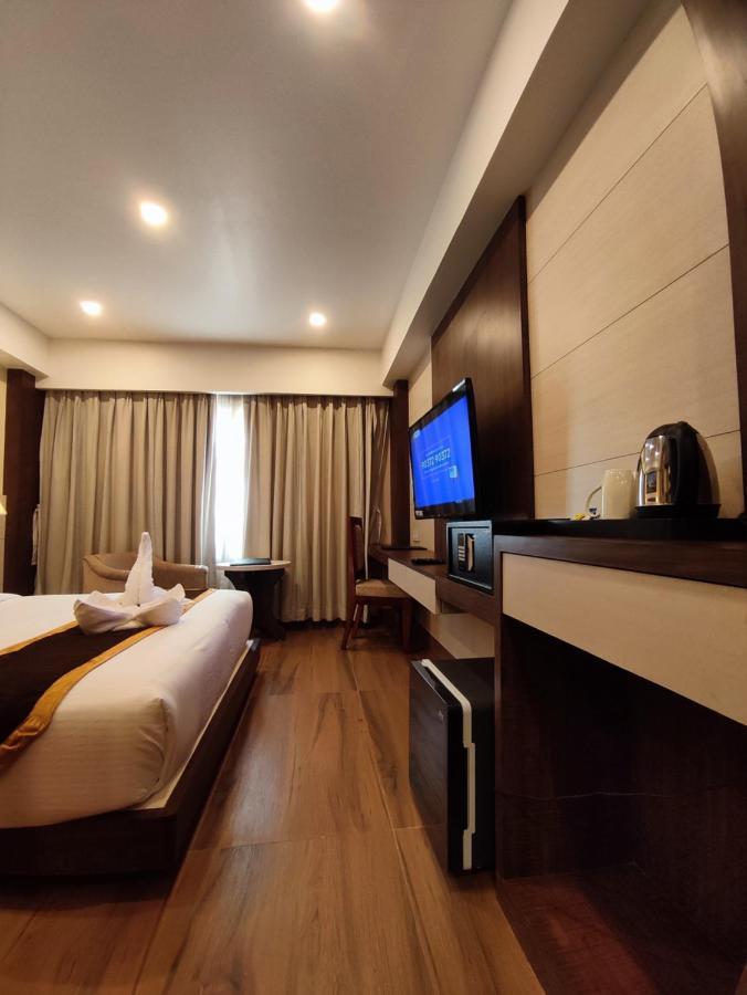 Hotel Rimi International Агартала Экстерьер фото