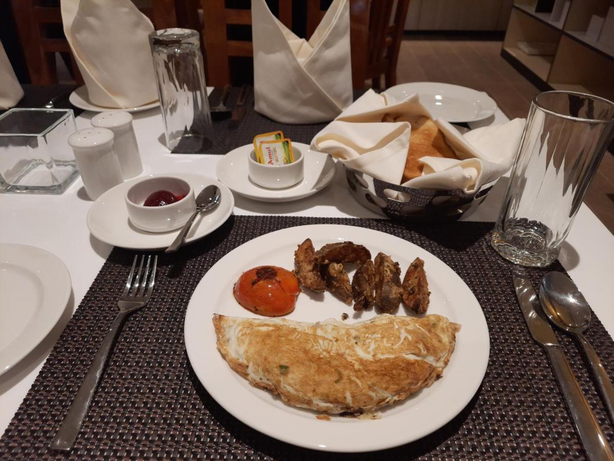 Hotel Rimi International Агартала Экстерьер фото